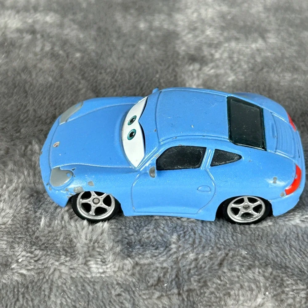 Disney Pixar Cars Sally Carrera Diecast Blue Porsche 911 Toy Car 1:55 Scale